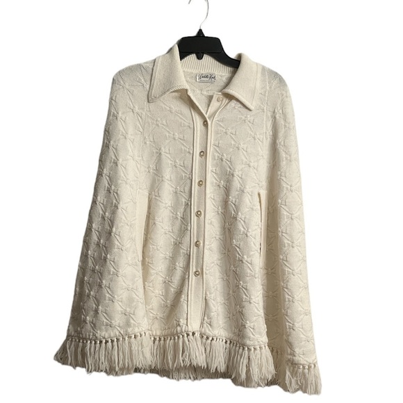 Vintage 1970s Cuddle Knit Ivory Collared Bow Knit Poncho Fringe Cape Shawl - Picture 1 of 4